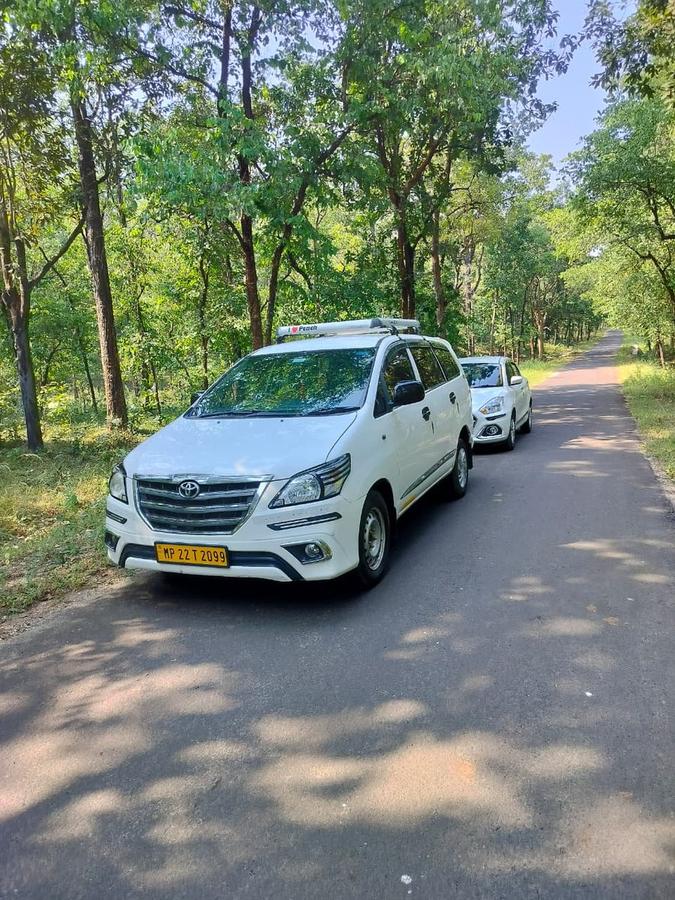 Toyota Innova Pench National Park Safari Cab